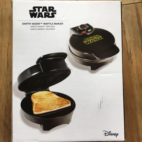 NWT Uncanny Star Wars Darth Vader Waffle Maker - Picture 2 of 7